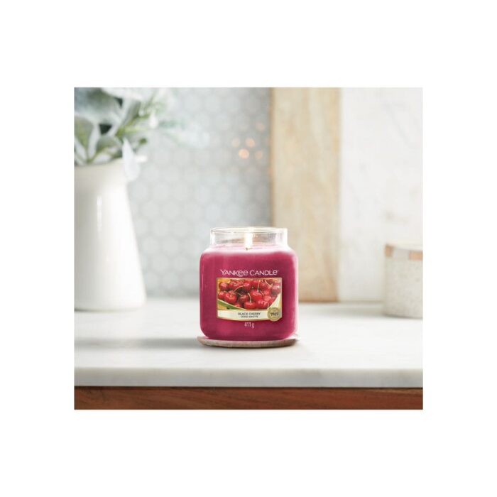 Yankee Candle Black Cherry giara media